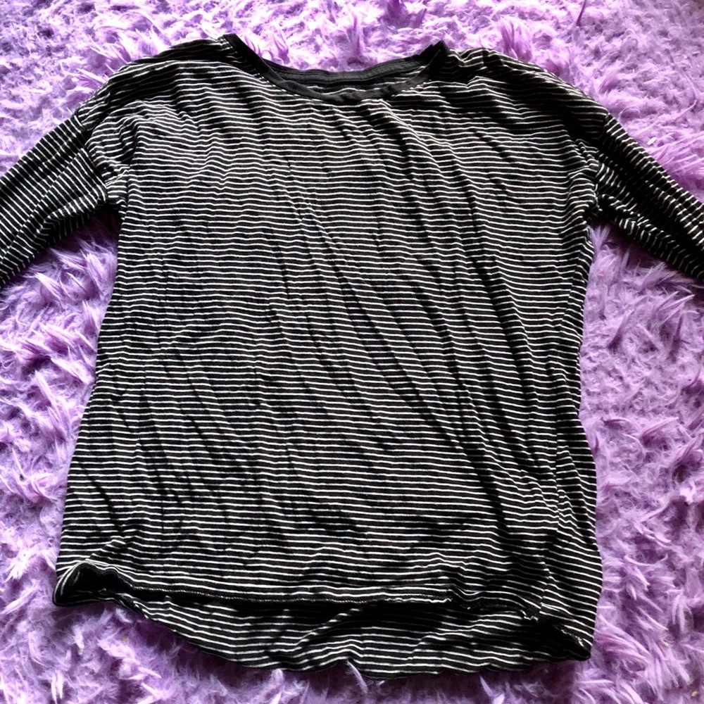 Black and white t shirt !